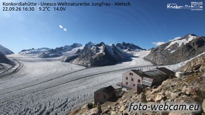 Fieschertal: Konkordiahütte - Trugberg - Gletscherhorn - Jungfraujoch - Hollandiahütte SAC - Ebnefluh - Jungfrau - Jungfrau Region