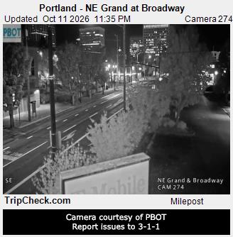 Portland - NE Grand at Broadway