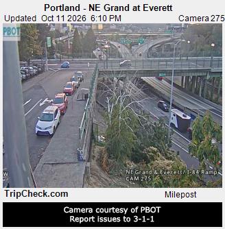 Public traffic camera image: Portland - NE Grand at Everett