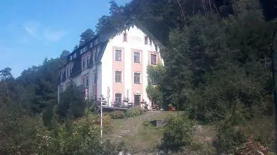 Kokorin › North: Hotel Kokořín
